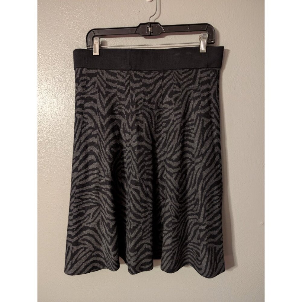 Alfani Womens Skirt Medium Gray Black Animal Print A-Line Knit Stretch - Picture 3 of 5